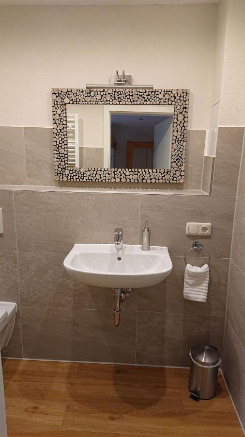 Gemuetliche Ferienwohnung Am Ortsrand Kreuzwertheim 外观 照片